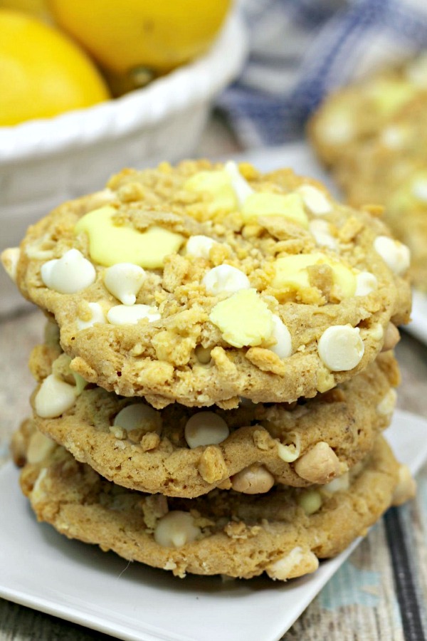 White Chocolate Chip Lemon Oreo Cookies