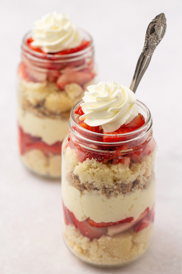 Mason Jar Strawberry Cheesecake