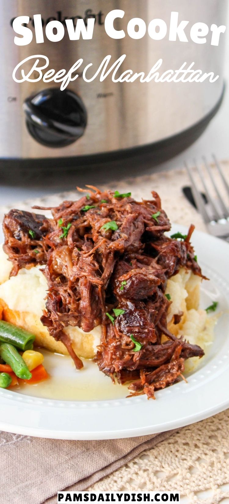 Beef Manhattan is tender and juicy beef served on top of a bed of creamy mashed potatoes as an open face sandwich. A delicious meal. via @skinnydesserts