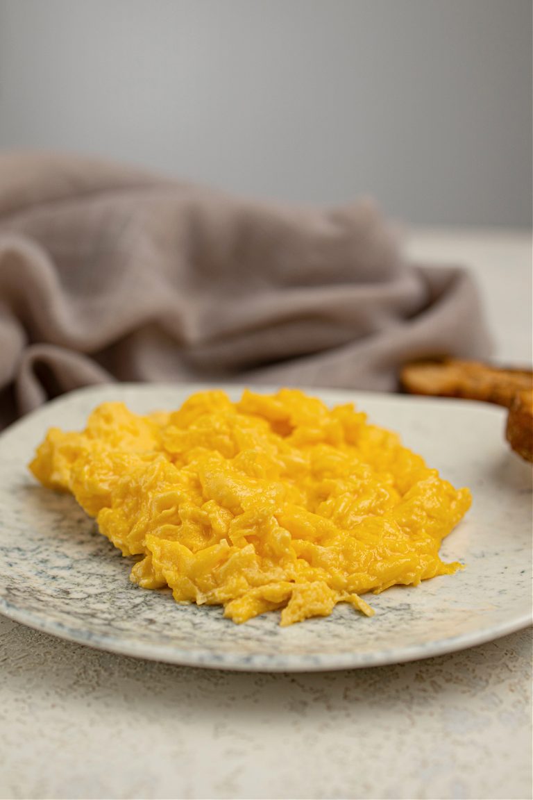 How to Make Scrambled Eggs Without Milk
