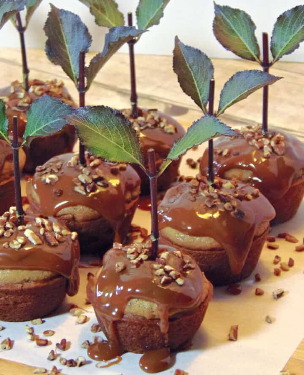 Roundup Image for Thanksgiving Cupcake Recipes
