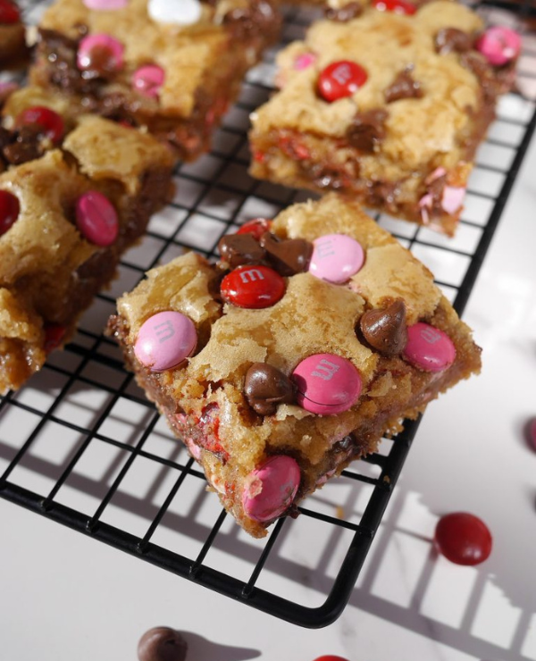 Roundup Image for Valentine Dessert Recipes