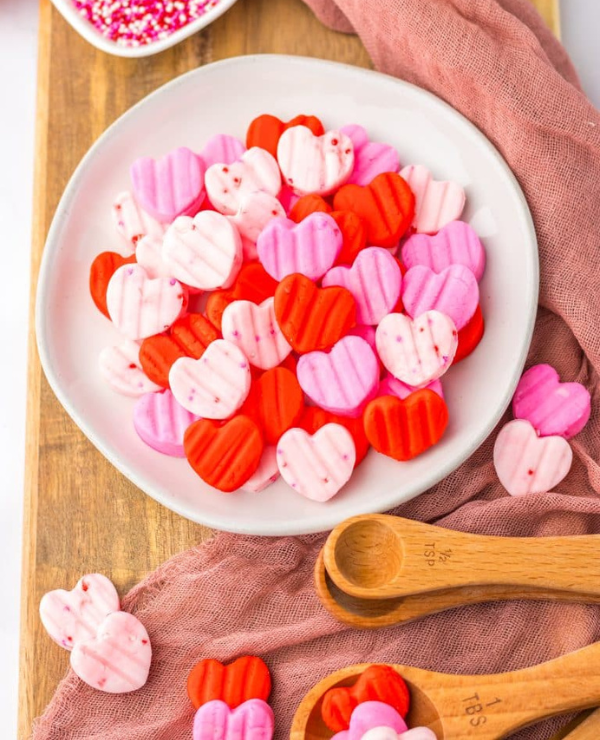 Roundup Image for No-Bake Valentine Treats