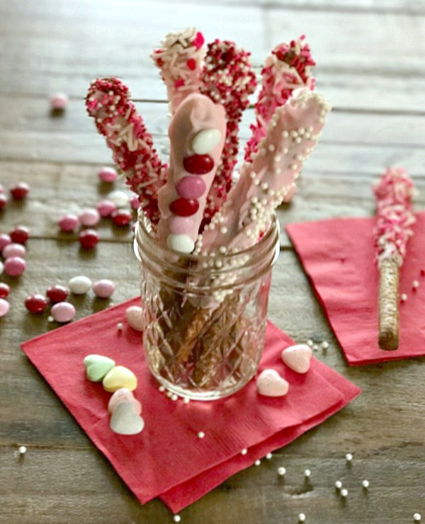 Roundup Image for Valentine Dessert Recipes
