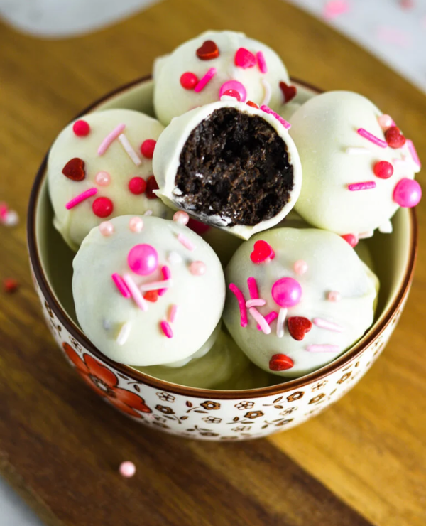 Roundup Image for No-Bake Valentine Treats