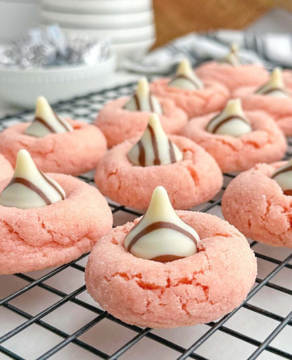 Roundup Image for Cute Valentine Cookies