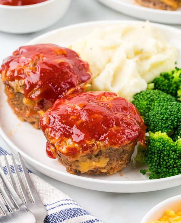 Roundup Image for Easy Go-To Recipes for Fathers Day
